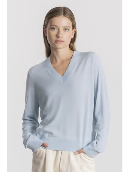 Allude V Neck Wool Jumper in Sky