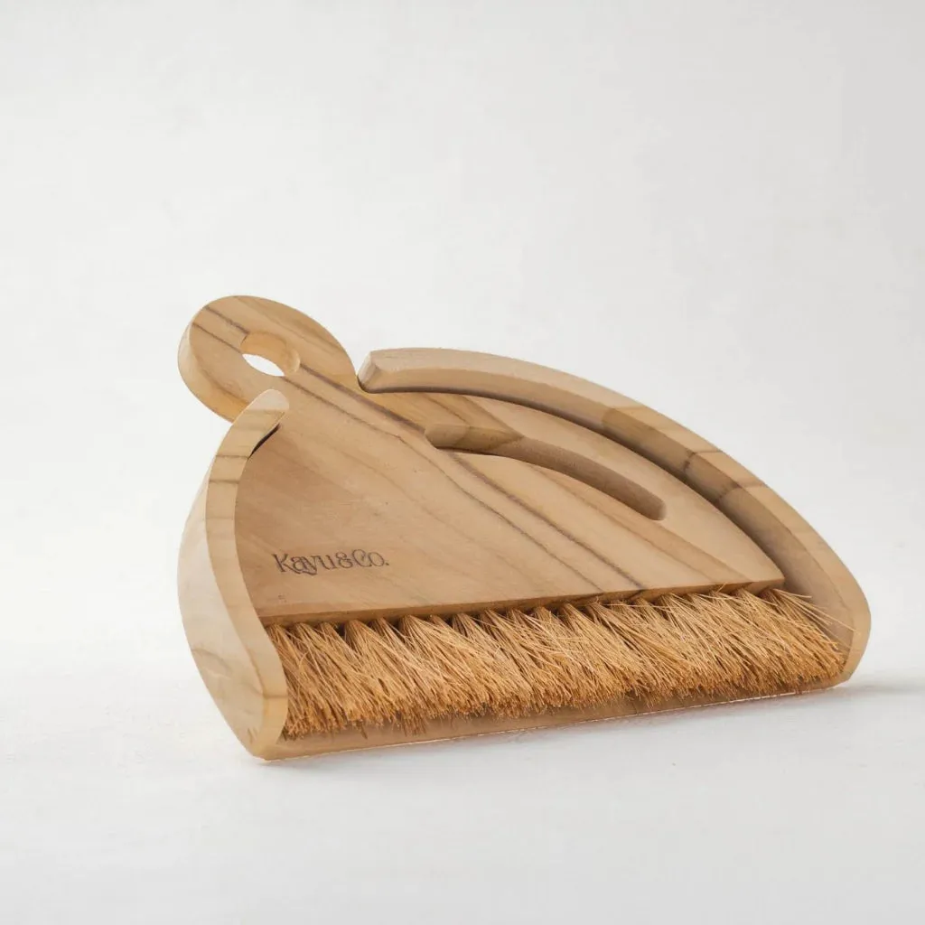Kayu Dustpan and Brush