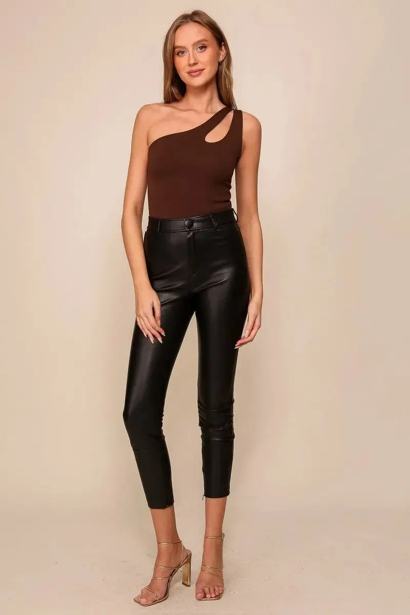 Timing Inc. Carrie One Shoulder Bodysuit – Sleek, Chic & Statement-Making